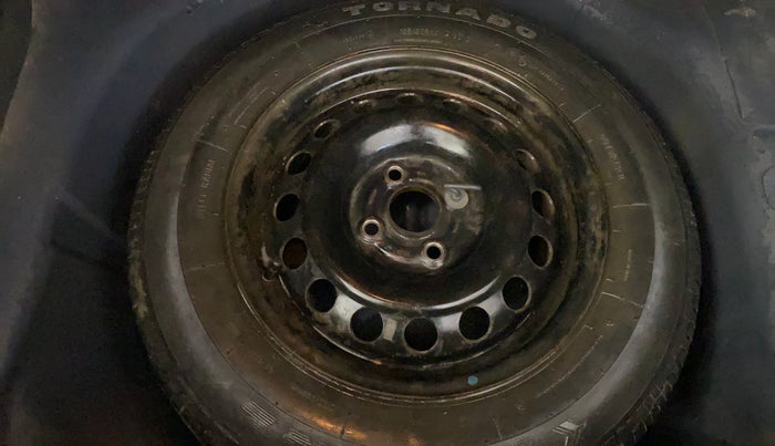 2015 Maruti Swift Dzire VXI, Petrol, Manual, 49,860 km, Spare Tyre