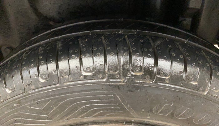 2015 Maruti Swift Dzire VXI, Petrol, Manual, 49,860 km, Left Rear Tyre Tread
