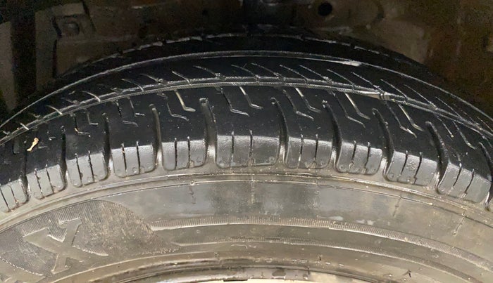 2015 Maruti Swift Dzire VXI, Petrol, Manual, 49,860 km, Left Front Tyre Tread