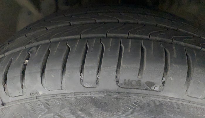 2015 Ford Ecosport TITANIUM 1.5L PETROL AT, CNG, Automatic, 96,644 km, Left Front Tyre Tread