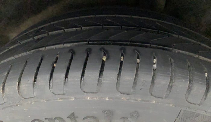 2015 Ford Ecosport TITANIUM 1.5L PETROL AT, CNG, Automatic, 96,644 km, Left Rear Tyre Tread