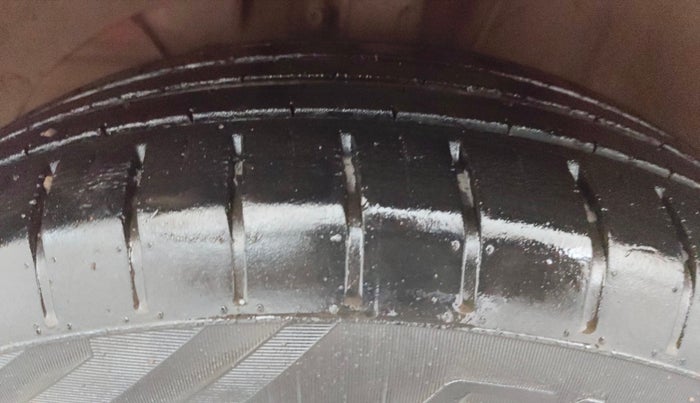 2019 Maruti Swift ZXI AMT, Petrol, Automatic, 49,028 km, Left Front Tyre Tread