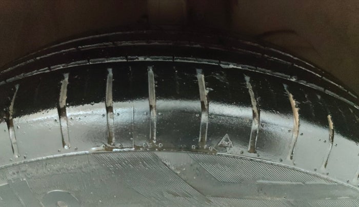 2019 Maruti Swift ZXI AMT, Petrol, Automatic, 49,028 km, Right Front Tyre Tread