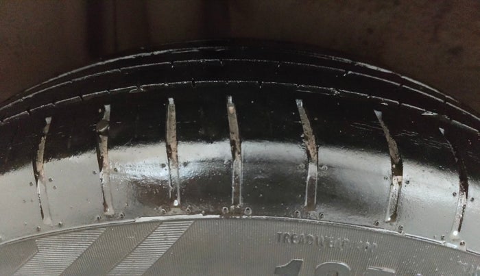 2019 Maruti Swift ZXI AMT, Petrol, Automatic, 49,028 km, Right Rear Tyre Tread