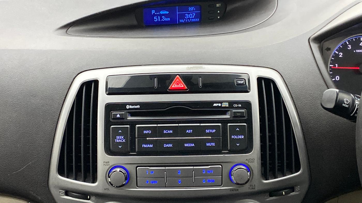 2014 Hyundai i20 SPORTZ 1.2 VTVT, Petrol, Manual, 70,635 km, Infotainment System