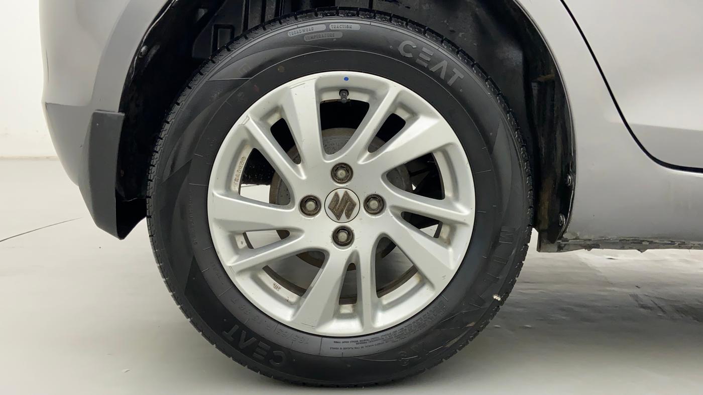 2014 Maruti Swift ZDI, Diesel, Manual, 92,158 km, Right Rear Wheel