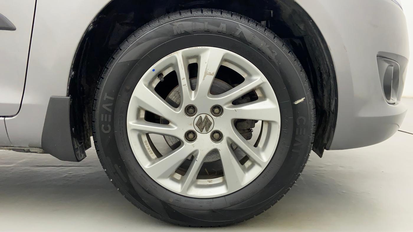 2014 Maruti Swift ZDI, Diesel, Manual, 92,158 km, Right Front Wheel