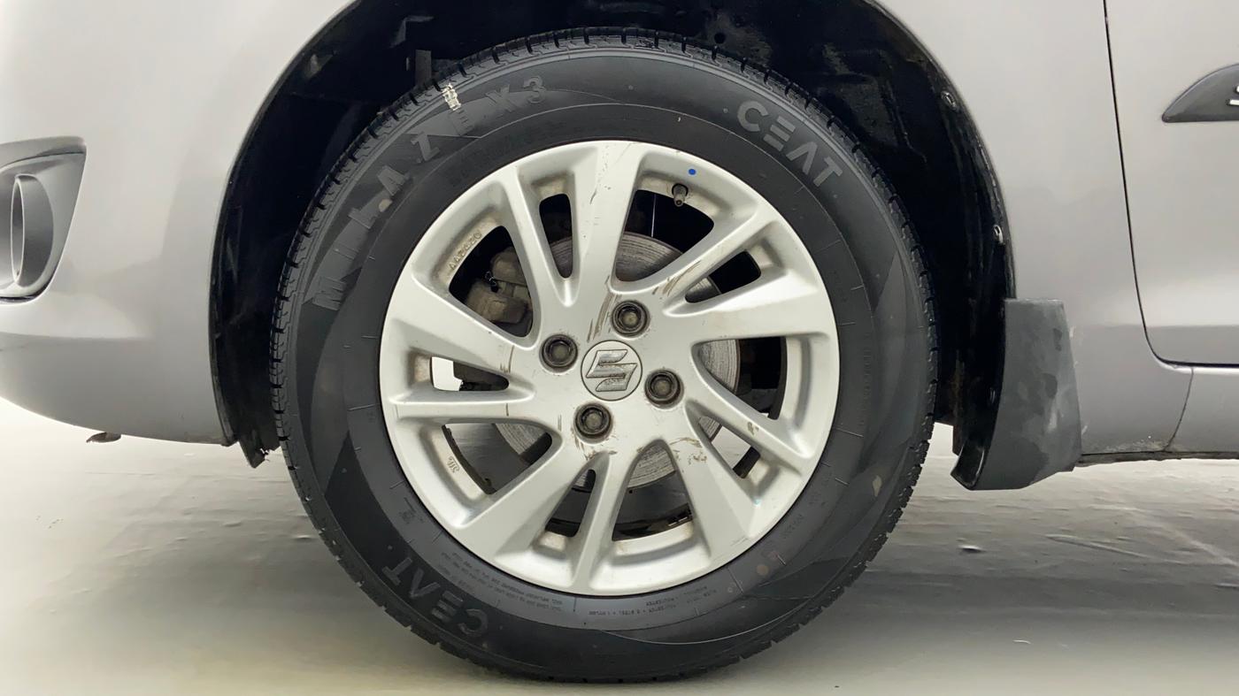 2014 Maruti Swift ZDI, Diesel, Manual, 92,158 km, Left Front Wheel