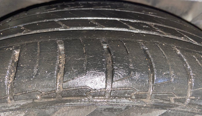 2023 KIA SELTOS  GTX Plus 1.5 Turbo Petrol DCT, Petrol, Automatic, 44,232 km, Right Front Tyre Tread