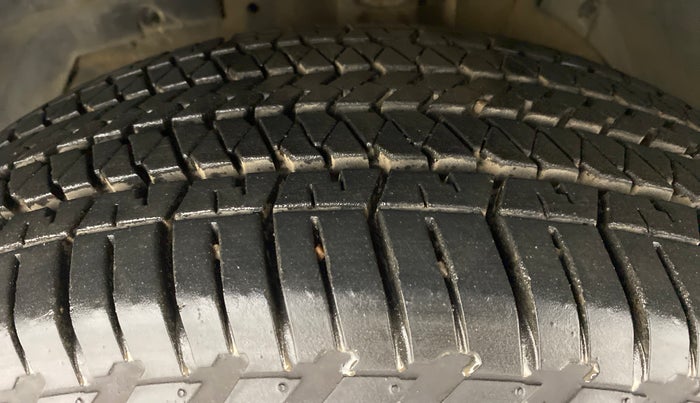 2014 Mahindra XUV500 W6 4X2, Diesel, Manual, 75,922 km, Left Front Tyre Tread