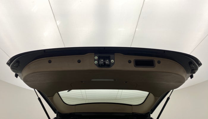 2014 Mahindra XUV500 W6 4X2, Diesel, Manual, 75,922 km, Boot Door Open
