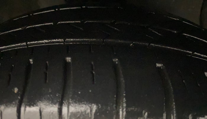 2015 Hyundai Xcent SX 1.2, Petrol, Manual, 56,644 km, Right Front Tyre Tread