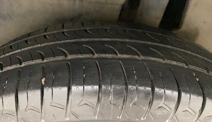 2017 Maruti Dzire VXI AMT, Petrol, Automatic, 34,782 km, Left Rear Tyre Tread