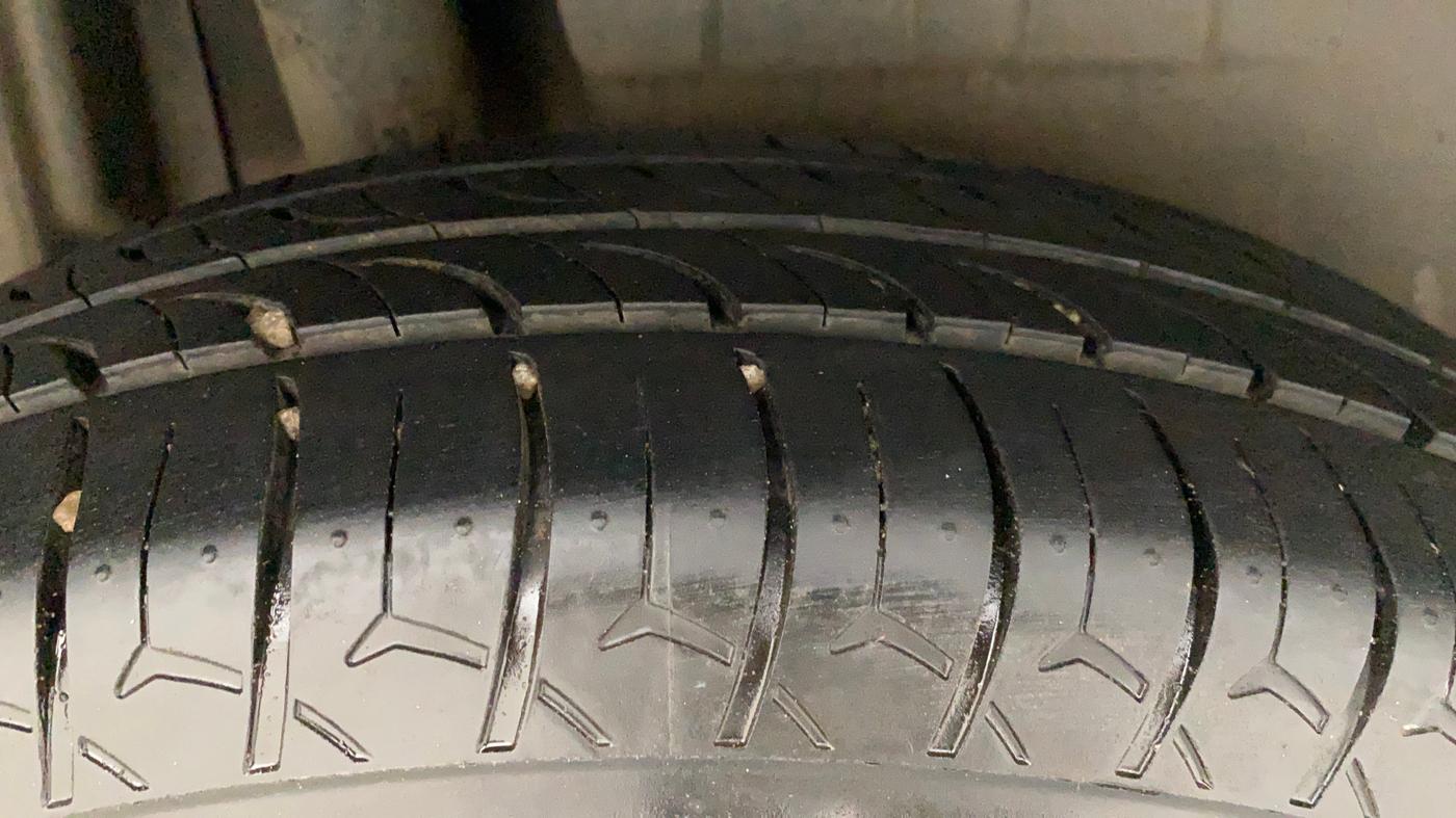 2017 Maruti Dzire VXI AMT, Petrol, Automatic, 34,782 km, Right Rear Tyre Tread