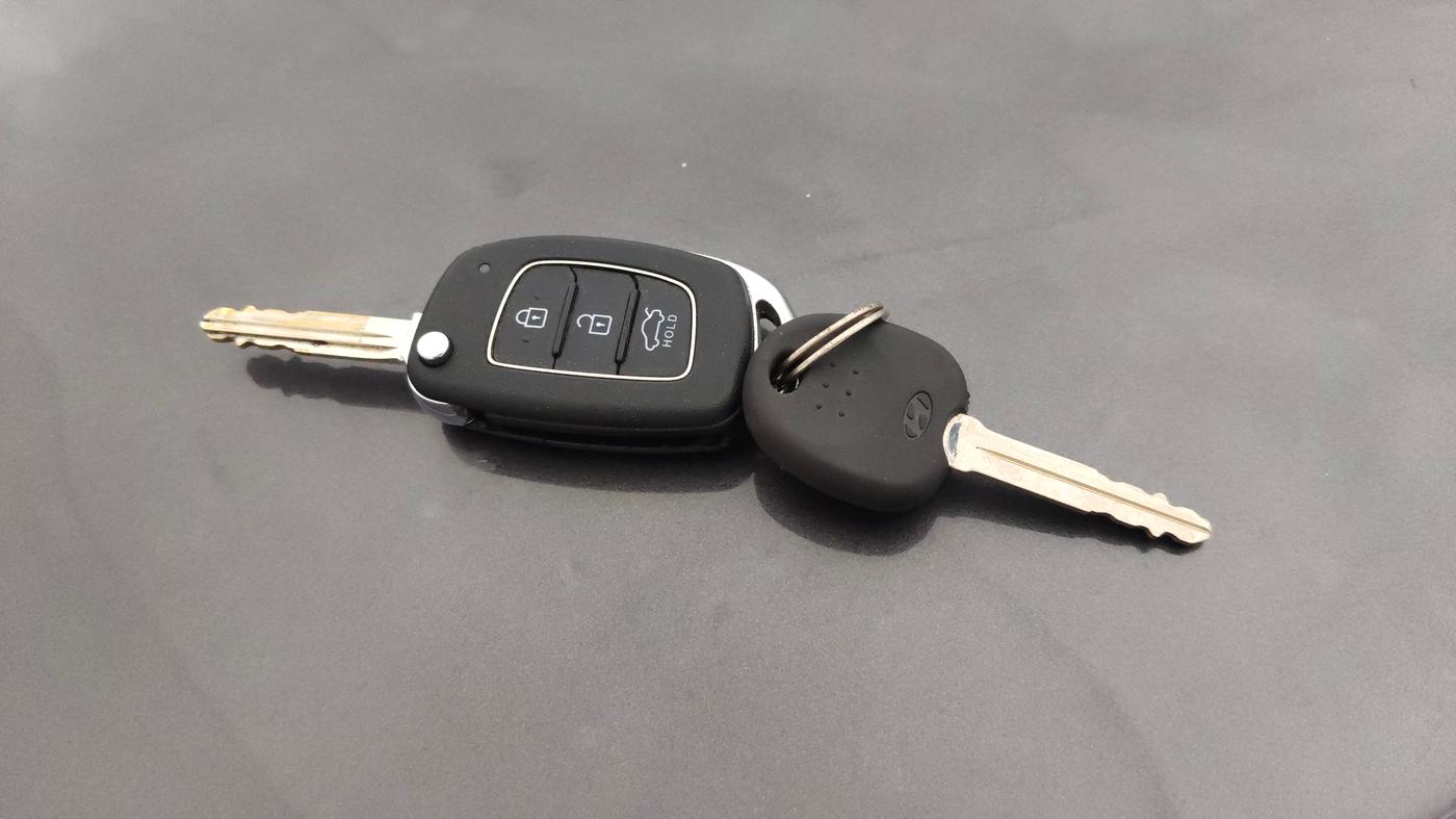 2023 Hyundai AURA S 1.2 CNG, CNG, Manual, 40,212 km, Key Close Up