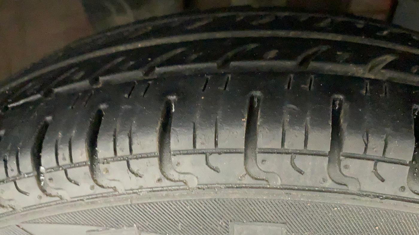 2015 Renault Kwid RXT 0.8, Petrol, Manual, 36,886 km, Right Front Tyre Tread