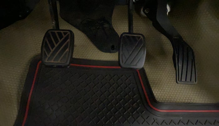 2013 Maruti Swift Dzire VXI 1.2 BS IV, Petrol, Manual, 58,325 km, Pedals