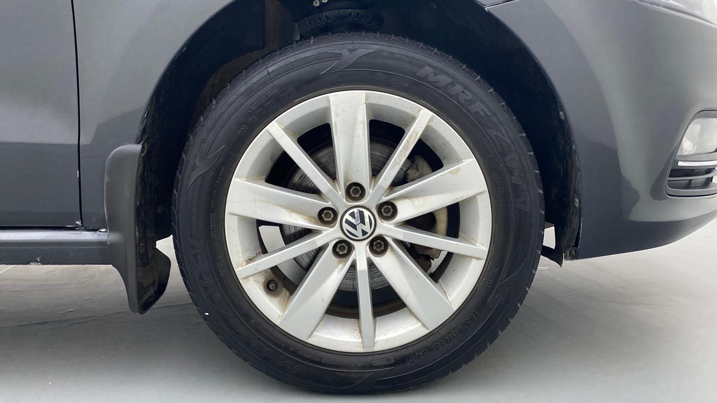 2016 Volkswagen Polo HIGHLINE1.2L PETROL, Petrol, Manual, 40,185 km, Right Front Wheel