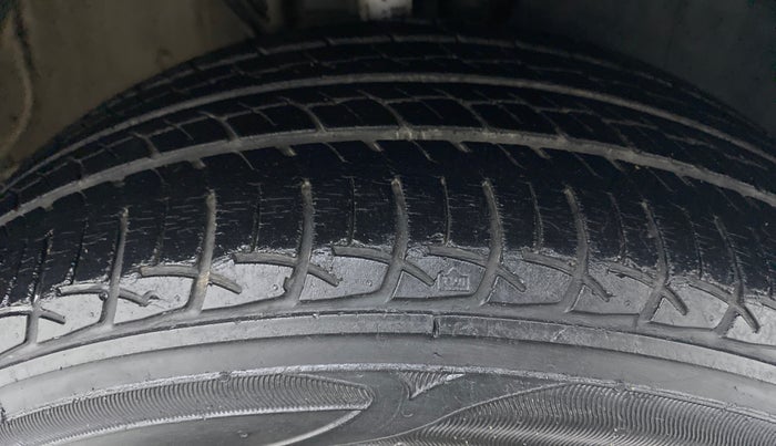 2016 Volkswagen Polo HIGHLINE1.2L PETROL, Petrol, Manual, 40,185 km, Right Front Tyre Tread
