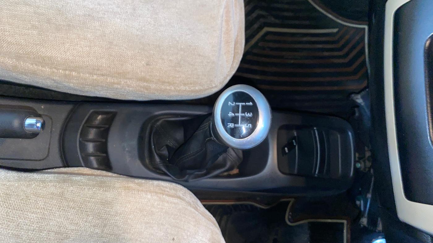 2018 Maruti Wagon R 1.0 VXI, Petrol, Manual, 38,881 km, Gear Lever