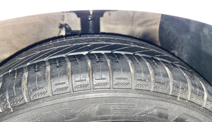 2018 Hyundai Grand i10 SPORTZ 1.2 KAPPA VTVT, Petrol, Manual, 42,162 km, Right Front Tyre Tread