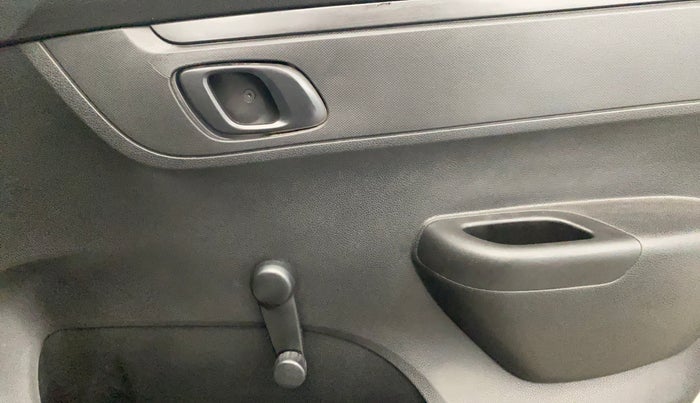 2017 Renault Kwid RXL, Petrol, Manual, 21,688 km, Driver Side Door Panels Control