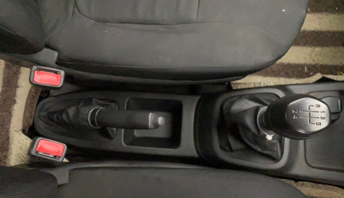 2017 Renault Kwid RXL, Petrol, Manual, 21,688 km, Gear Lever