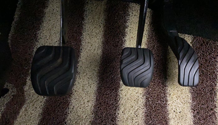 2017 Renault Kwid RXL, Petrol, Manual, 21,688 km, Pedals