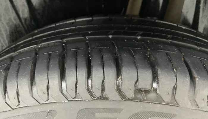 2022 Maruti Ertiga VXI SHVS, Petrol, Manual, 5,203 km, Left Rear Tyre Tread