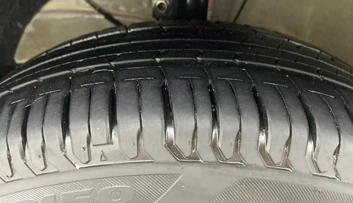 2022 Maruti Ertiga VXI SHVS, Petrol, Manual, 5,203 km, Left Front Tyre Tread