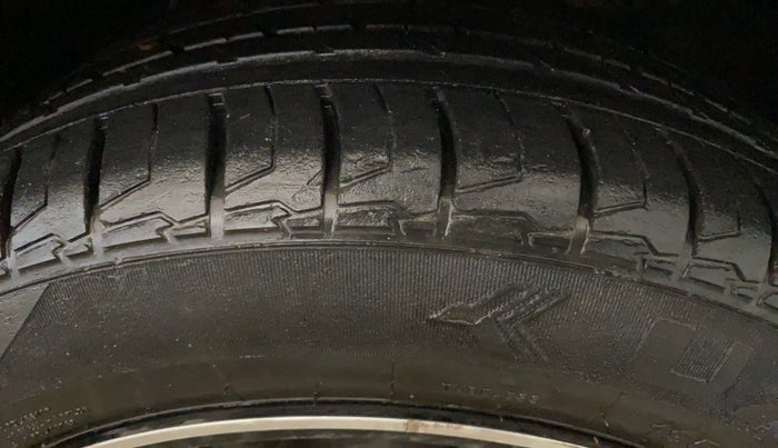 2020 Tata ALTROZ XE PLUS PETROL, Petrol, Manual, 75,153 km, Right Front Tyre Tread