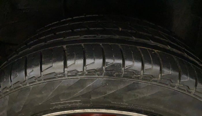 2020 Tata ALTROZ XE PLUS PETROL, Petrol, Manual, 75,153 km, Left Rear Tyre Tread