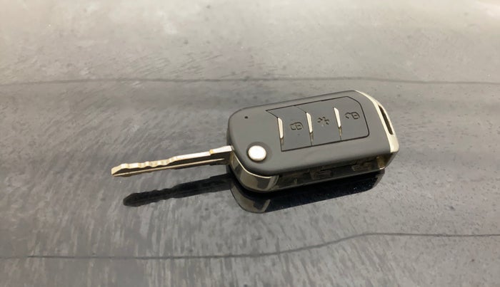 2021 Mahindra Thar LX D 4WD MT CONVERTIBLE, Diesel, Manual, 41,556 km, Key Close Up