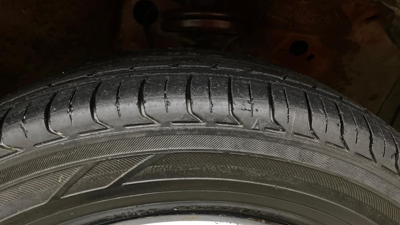 2015 Maruti Wagon R 1.0 VXI, Petrol, Manual, 48,649 km, Right Front Tyre Tread