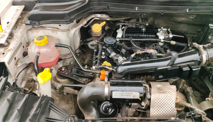 2021 Mahindra XUV300 W4 1.2 PETROL, Petrol, Manual, 40,775 km, Engine View - Right