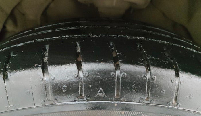 2021 Mahindra XUV300 W4 1.2 PETROL, Petrol, Manual, 40,775 km, Left Front Tyre Tread