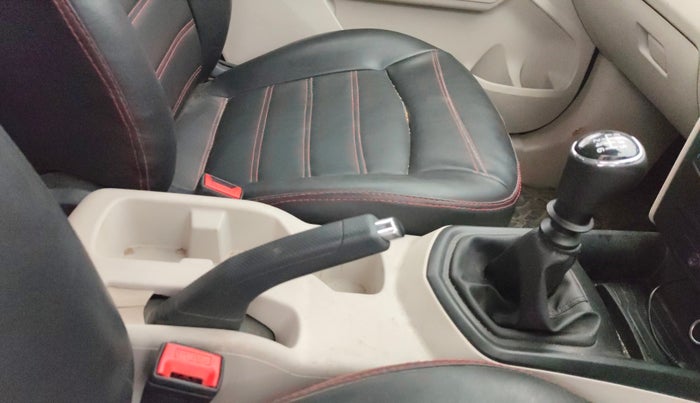 2021 Mahindra XUV300 W4 1.2 PETROL, Petrol, Manual, 40,775 km, Gear Lever