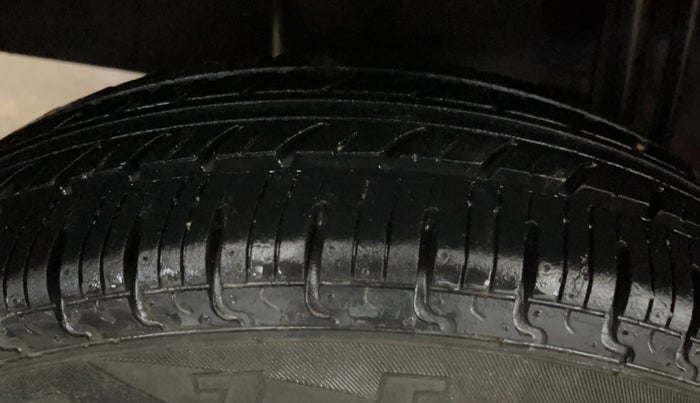 2018 Datsun Redi Go S 1.0 AMT, Petrol, Automatic, 33,130 km, Right Rear Tyre Tread