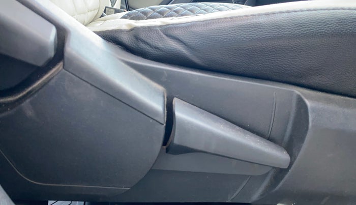 2021 Nissan MAGNITE XV TURBO, Petrol, Manual, 52,560 km, Driver Side Adjustment Panel