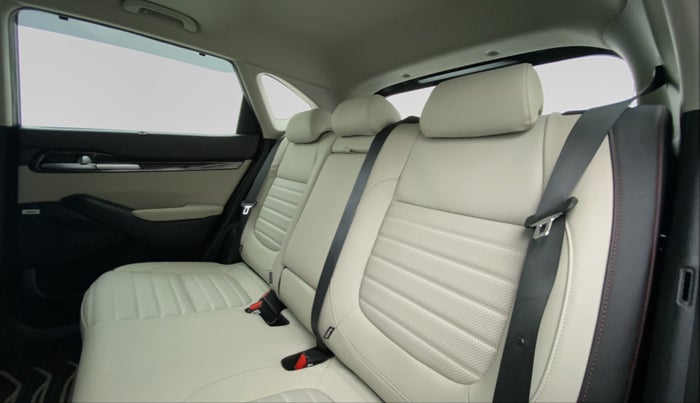 2020 KIA SELTOS 1.4 GTX+ TURBO GDI PETROL AT, Petrol, Automatic, Right Side Rear Door Cabin