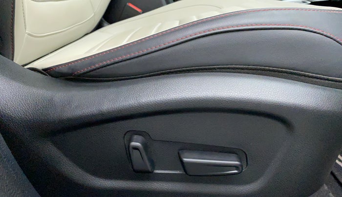2020 KIA SELTOS 1.4 GTX+ TURBO GDI PETROL AT, Petrol, Automatic, Driver Side Adjustment Panel