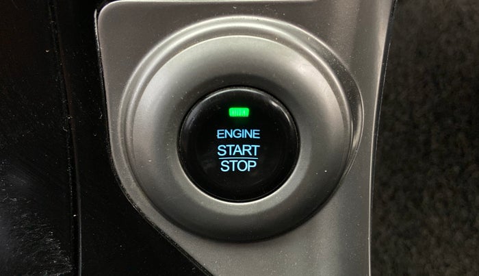 2018 Mahindra XUV500 W7 FWD, Diesel, Manual, 46,051 km, Keyless Start/ Stop Button
