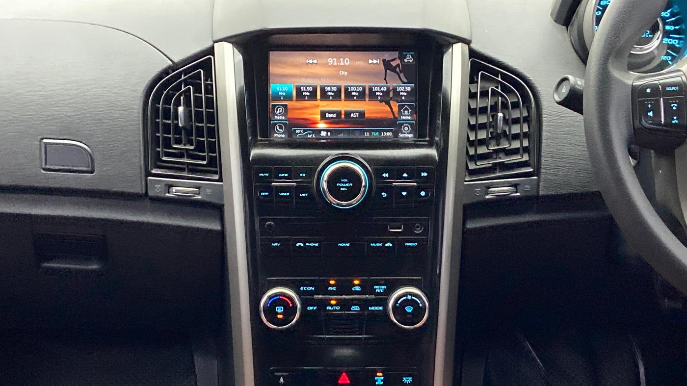 2018 Mahindra XUV500 W7 FWD, Diesel, Manual, 46,051 km, Air Conditioner
