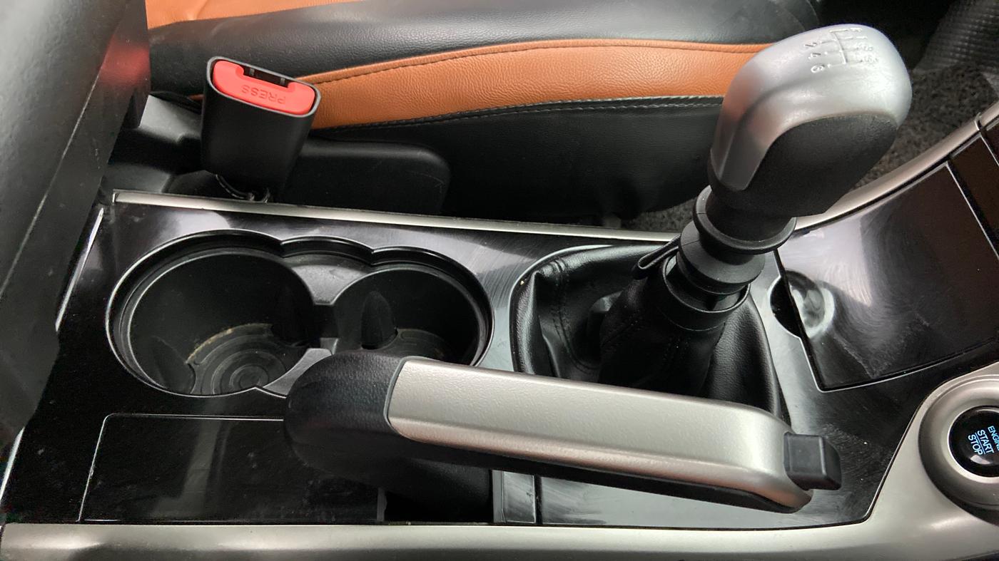2018 Mahindra XUV500 W7 FWD, Diesel, Manual, 46,051 km, Gear Lever