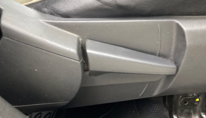 2020 Nissan MAGNITE XV PREMIUM TURBO (O), Petrol, Manual, 41,361 km, Driver Side Adjustment Panel