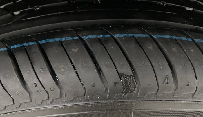 2020 Nissan MAGNITE XV PREMIUM TURBO (O), Petrol, Manual, 41,361 km, Right Rear Tyre Tread