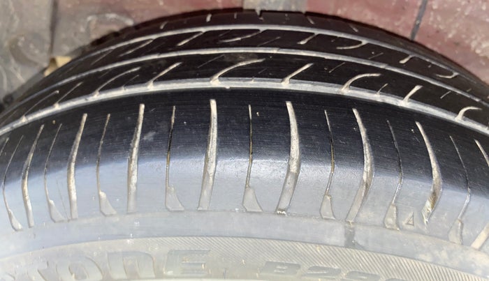 2014 Hyundai Xcent SX 1.2, Petrol, Manual, 96,899 km, Right Rear Tyre Tread