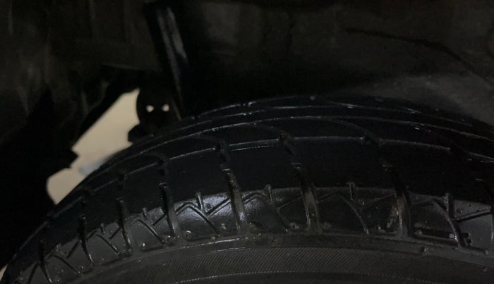 2017 Maruti Wagon R 1.0 LXI CNG, CNG, Manual, 62,952 km, Right Rear Tyre Tread