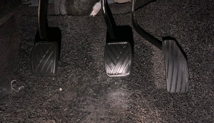 2017 Maruti Wagon R 1.0 LXI CNG, CNG, Manual, 62,952 km, Pedals