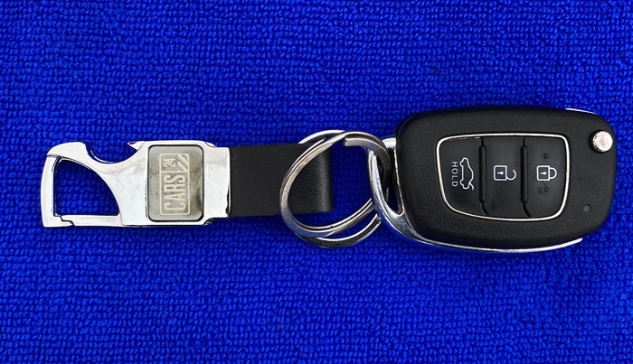 2021 Hyundai AURA S 1.2 CNG, CNG, Manual, 64,540 km, Key Close Up